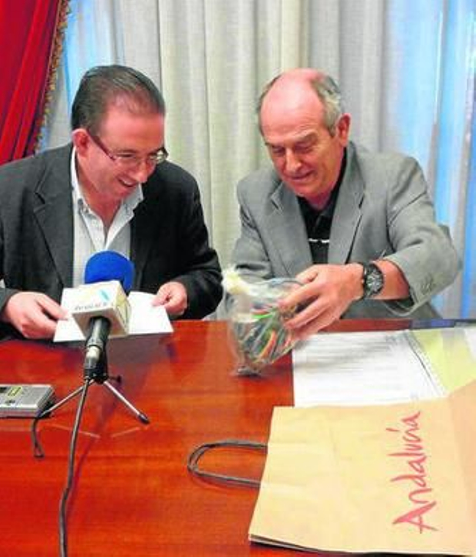 El alcalde, Manuel Guerra, y Juan Masa.