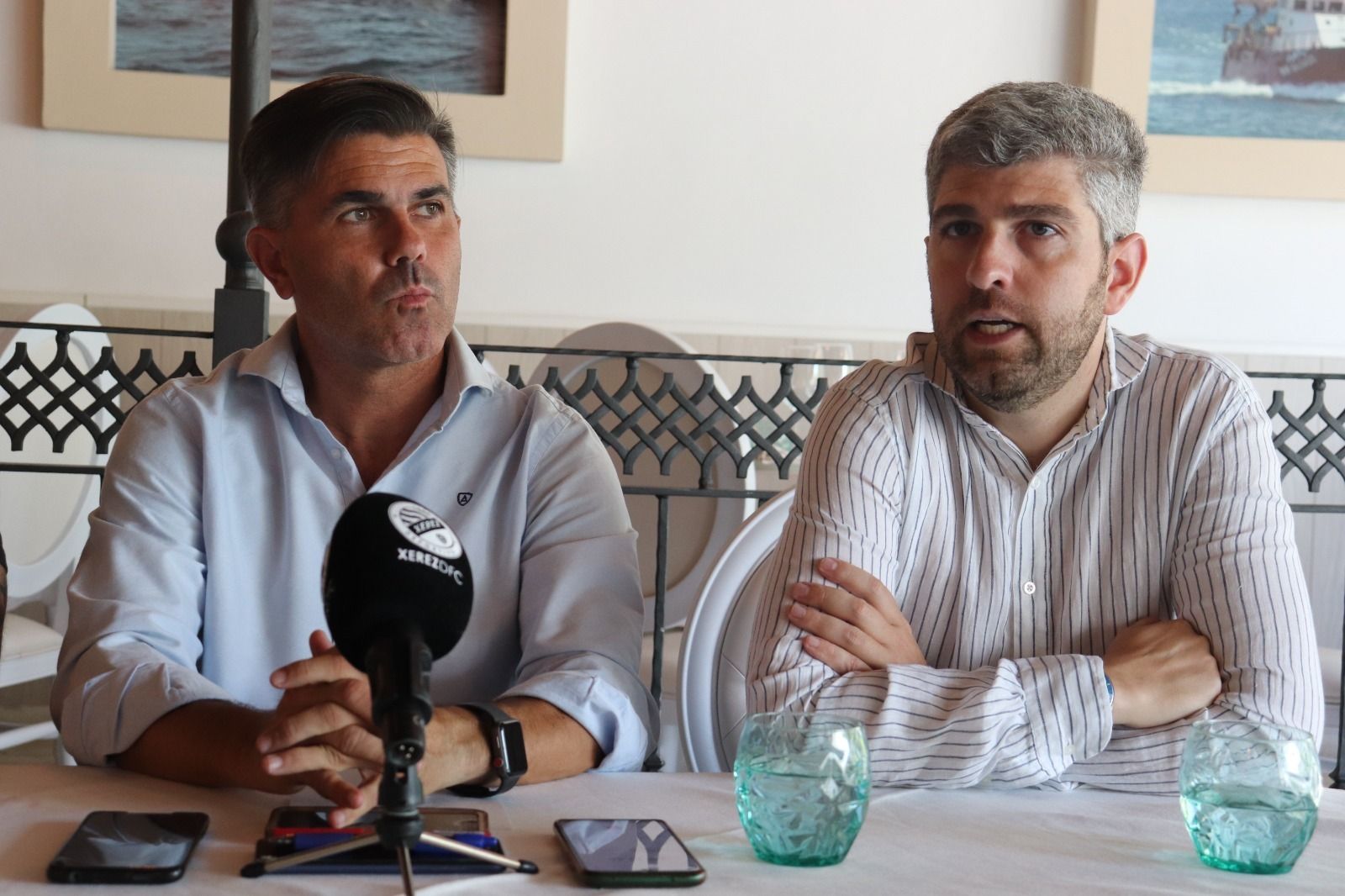 Marc Domínguez, director deportivo del Xerez DFC, junto a Juan Carlos Ramírez.