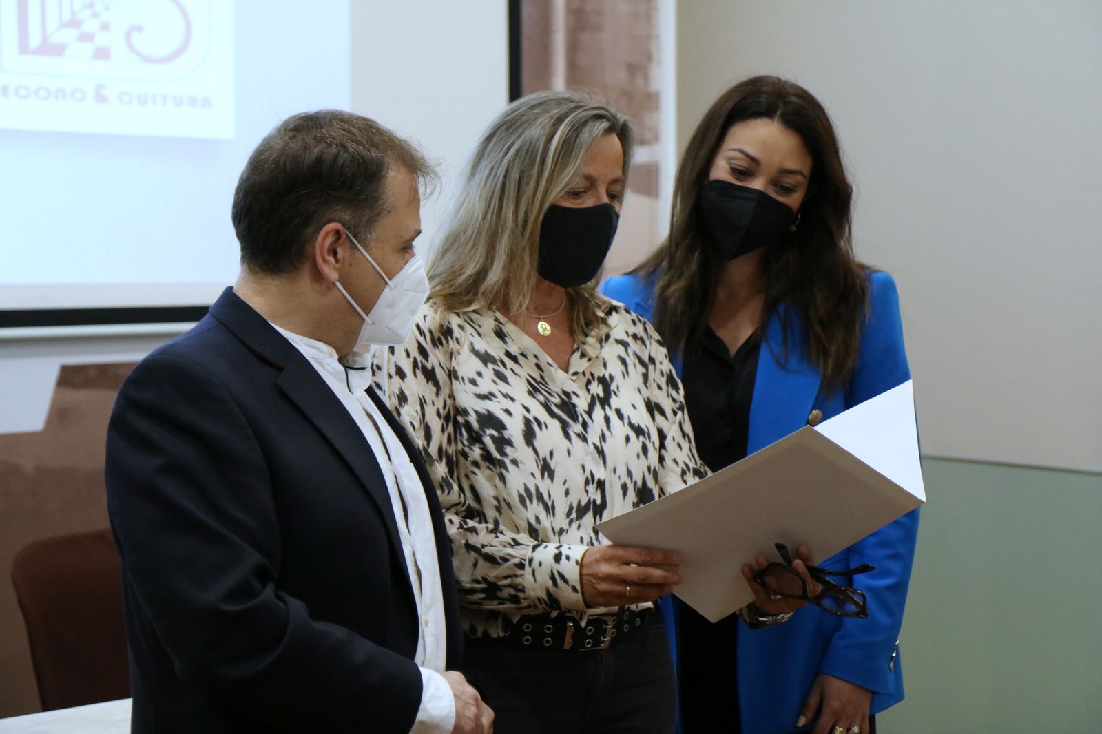 Ramón Rueda, Isabel Albás y Lucía García