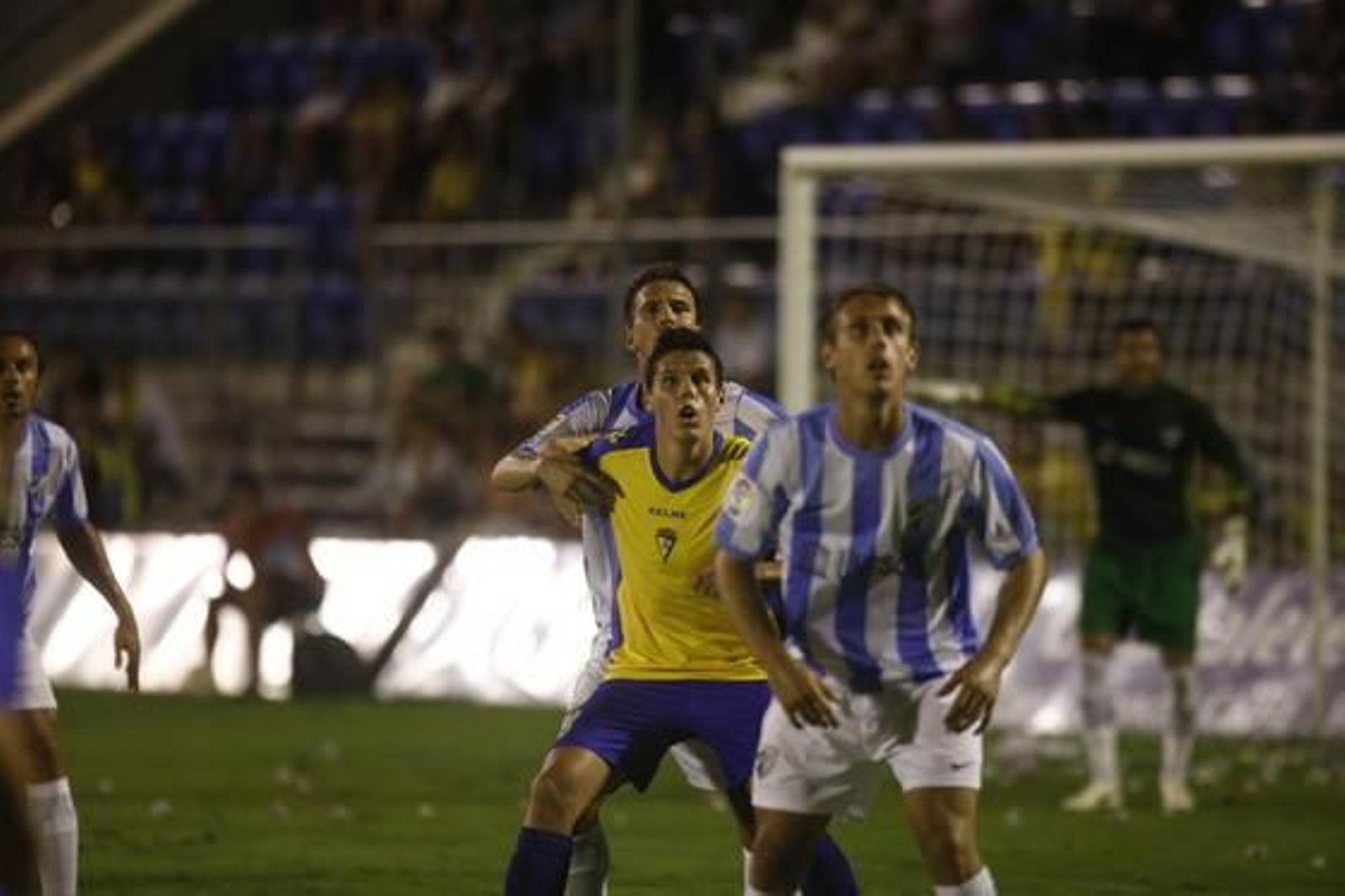 Yuste fue a más respecto al primer partido y tuvo mucha presencia en el centro del campo.

Foto: Jesus Marin