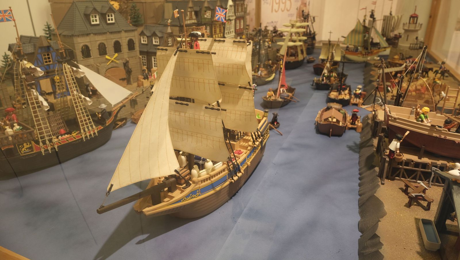 Los barcos, una de las señas de la colección.