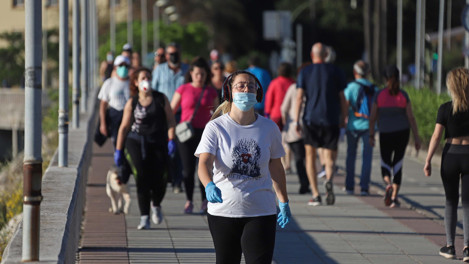 Deportistas y mayores vuelven a la calle en Algeciras