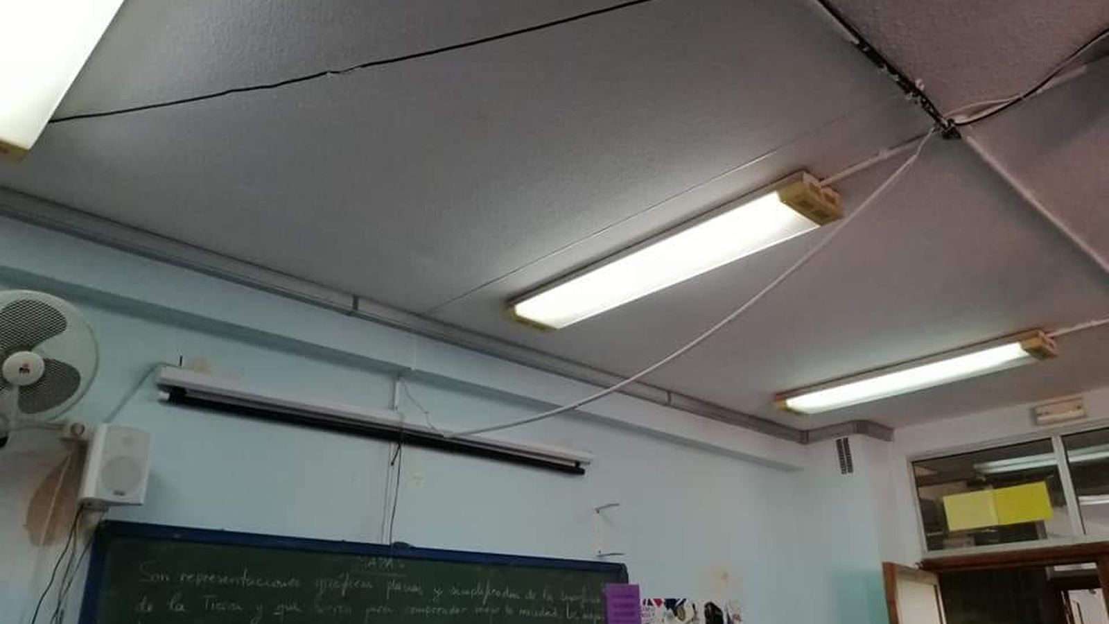 Estado en el que se encuentra la iluminación de las aulas.