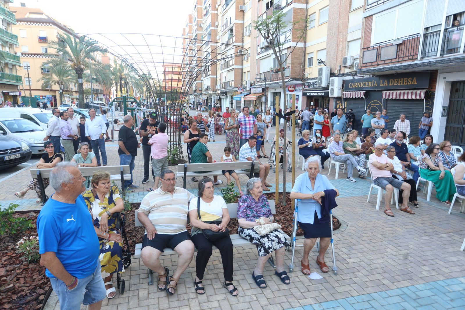 Imágenes de la inauguración de la remodelación de la zona de la antigua Fábrica de Harina en el Barrio de Las Colonias