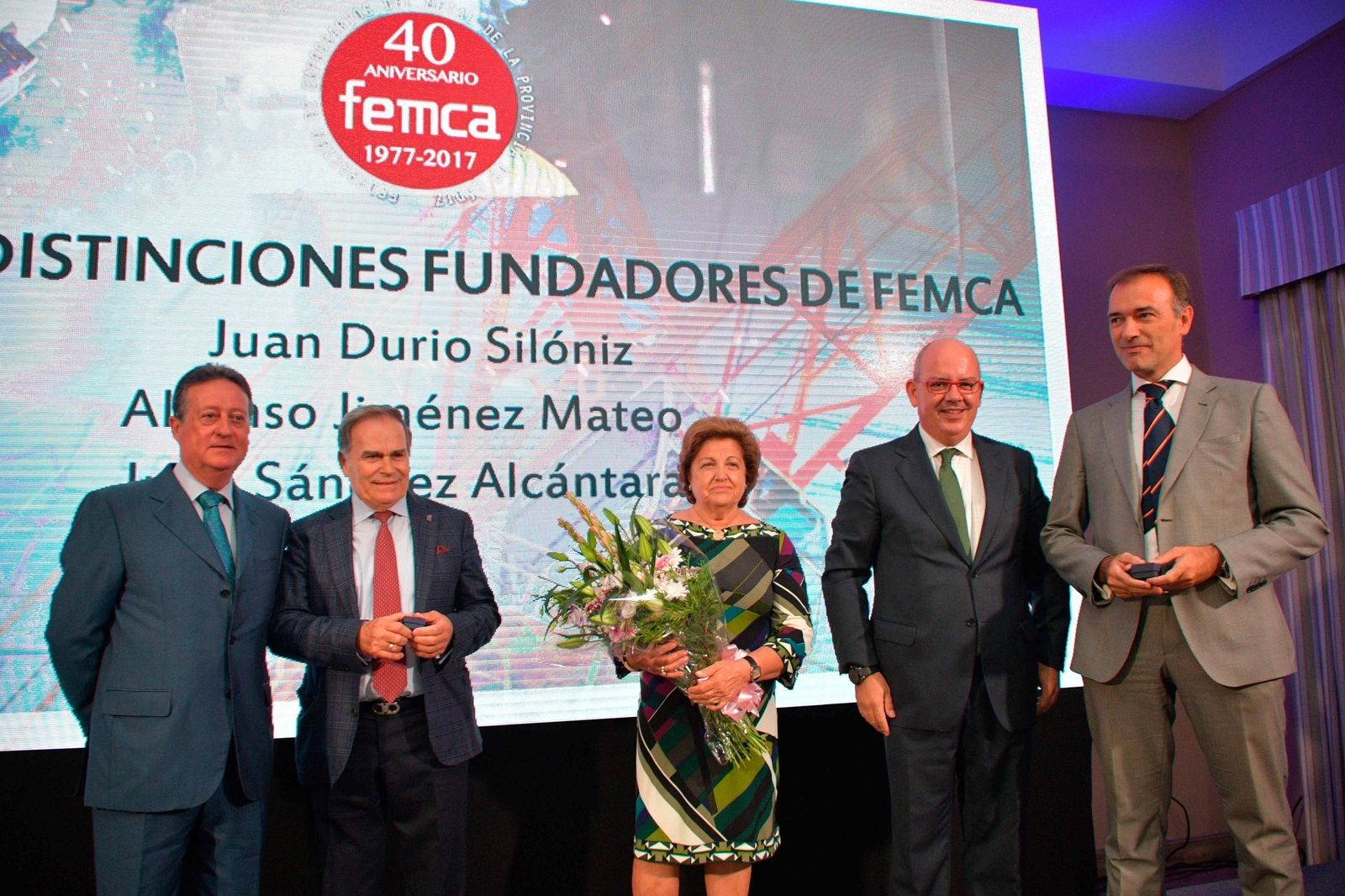 Un instante del acto de reconocimiento a fundadores y socios más antiguos de Femca.