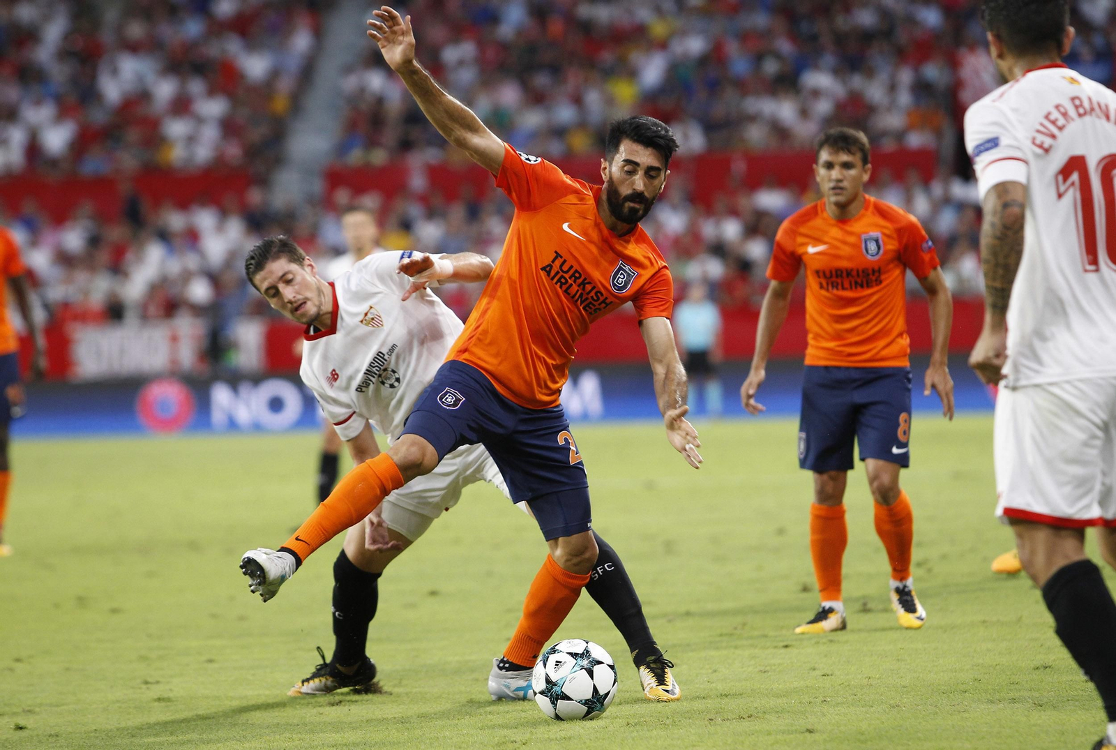 Las imágenes del Sevilla-Basaksehir