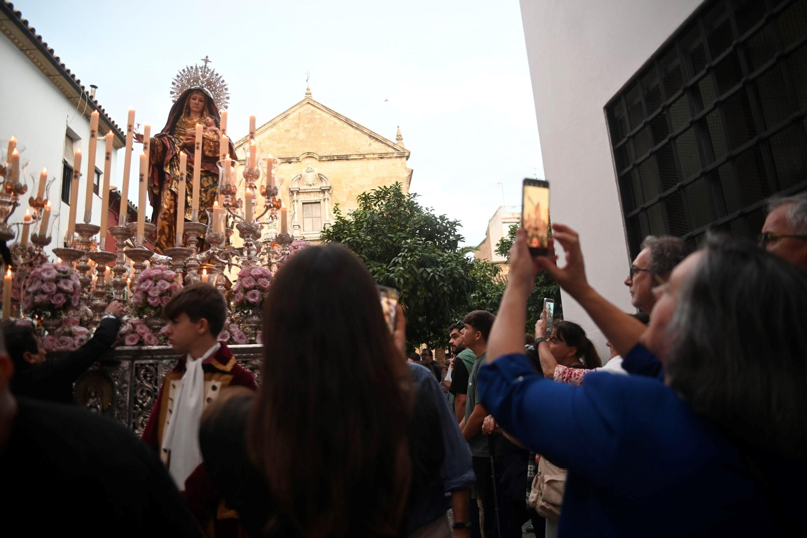 La mejores imágenes de la procesión de la Virgen del Amparo