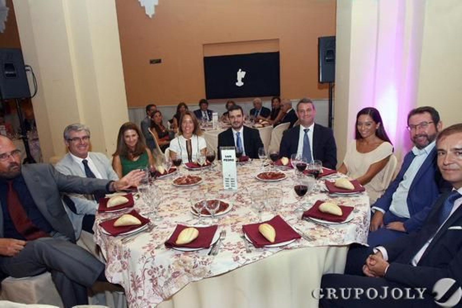 Carlos Fernández, Juan Romero, Macarena Valdés, Paula Chaves, Antonio de la Rosa,  Ignacio Blasco, Rocío Pizarro, Alberto España y  Ernesto Díaz. 

Foto: Alberto Dominguez/ Paqui Segarra