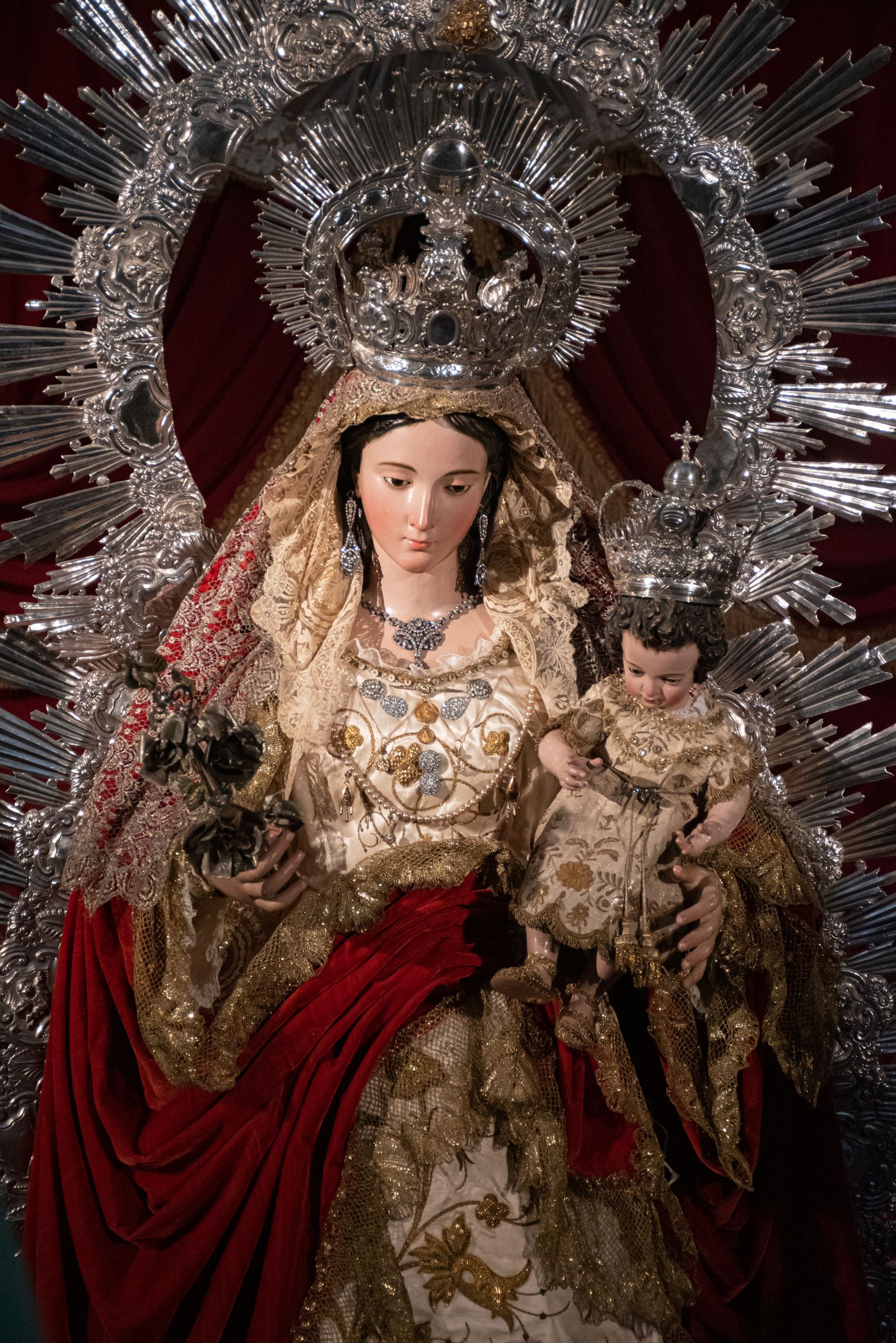 La Virgen del Amor de Montañés.