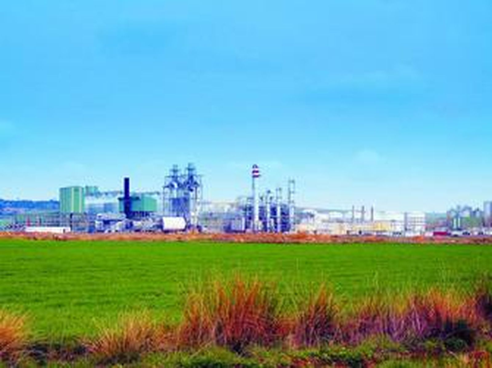 Planta de producción de etanol de Abengoa y Ebro Puleva en Salamanca.