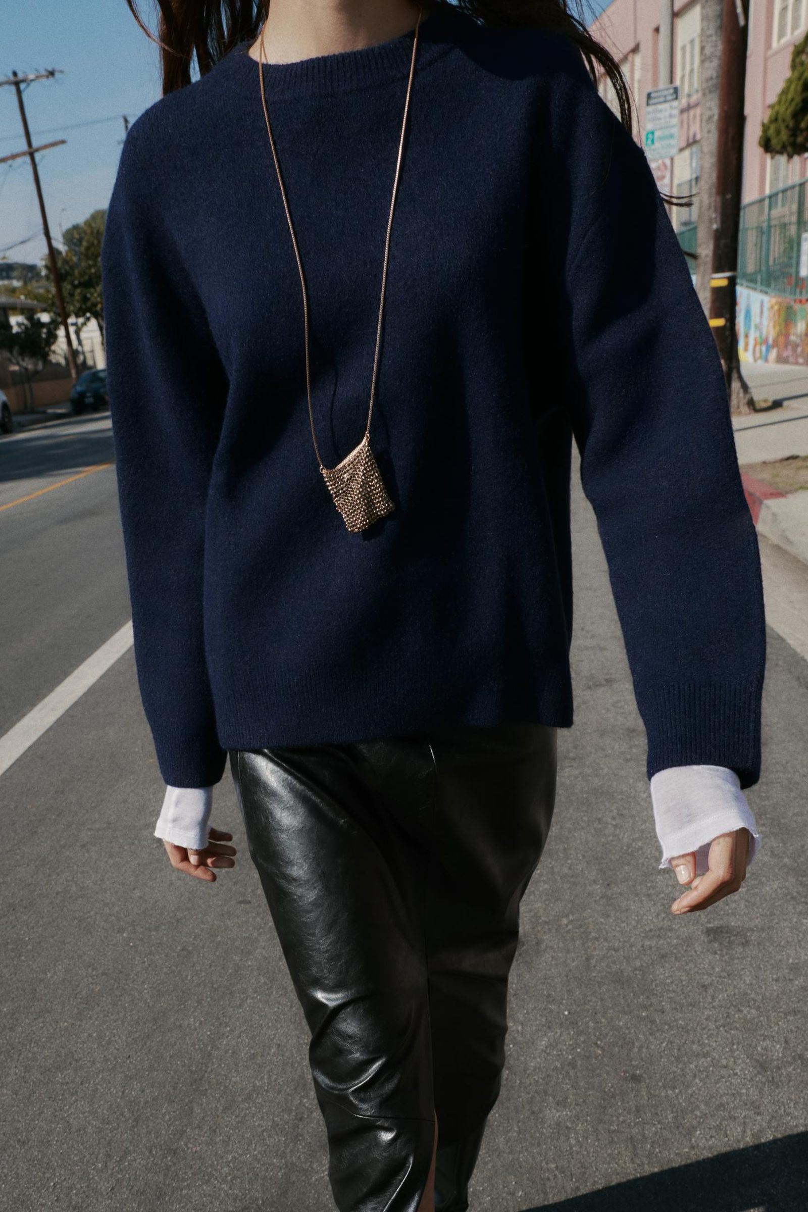 Jersey azul de Zara.