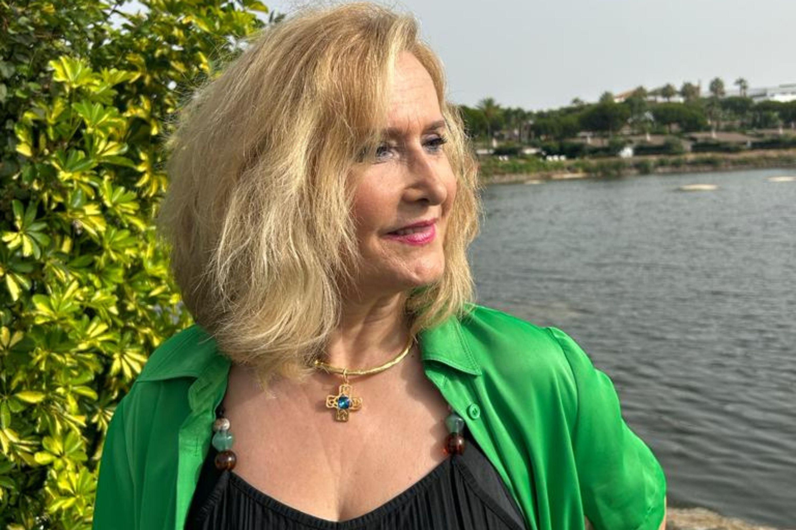 La periodista Nieves Herrero disfrutando estos días de El Rompido