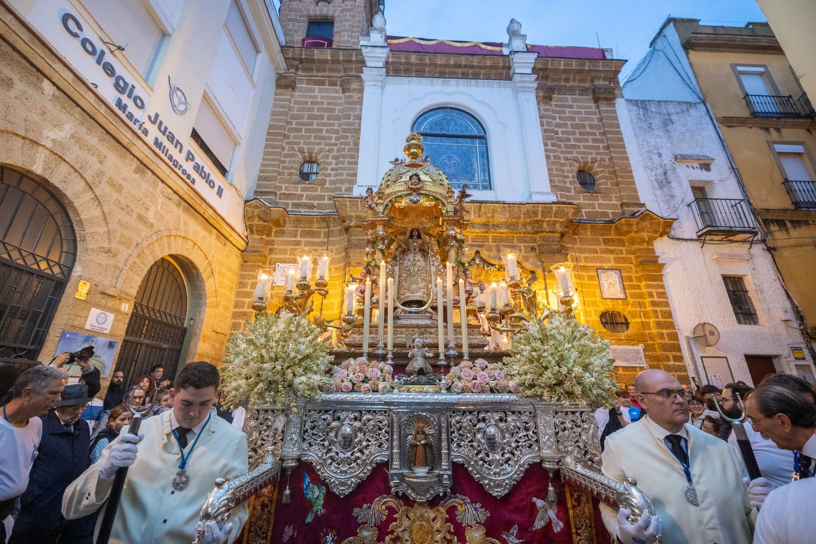 Las imágenes de la procesión de la Virgen de la Palma, en Cádiz