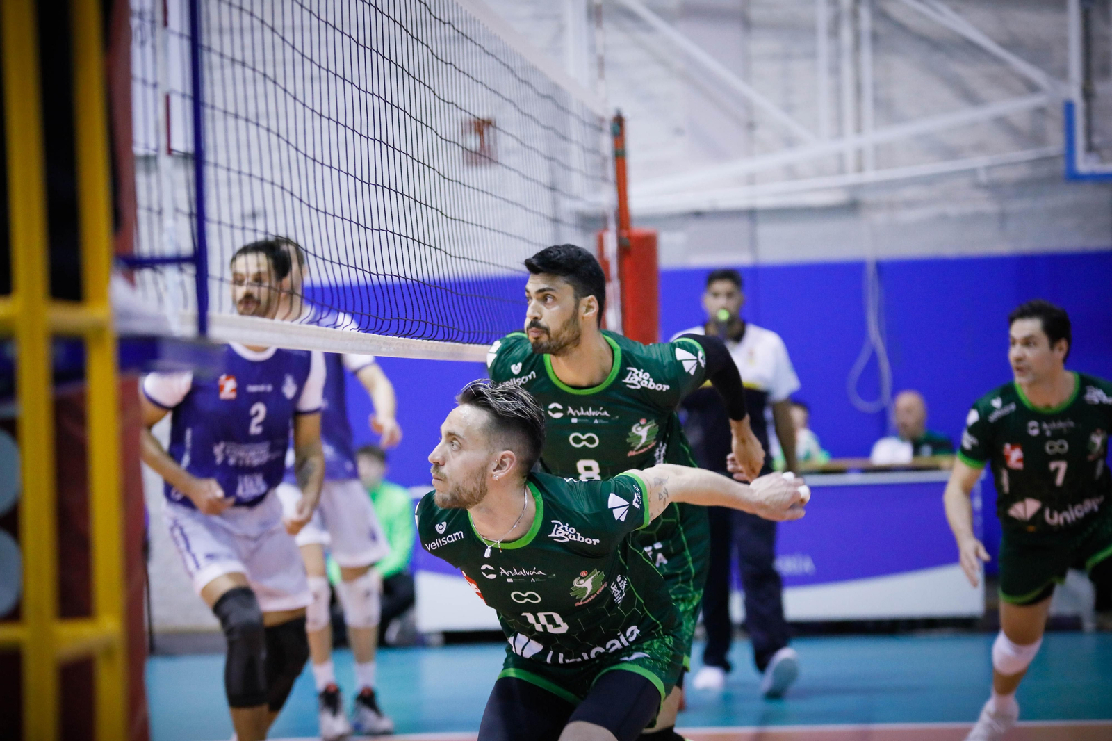 Imágenes del Unicaja Almería frente al conjunto valenciano de voleibol