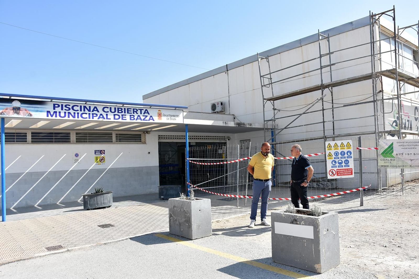 La piscina municipal cubierta de Baza, preparada para que se inicien las obras.