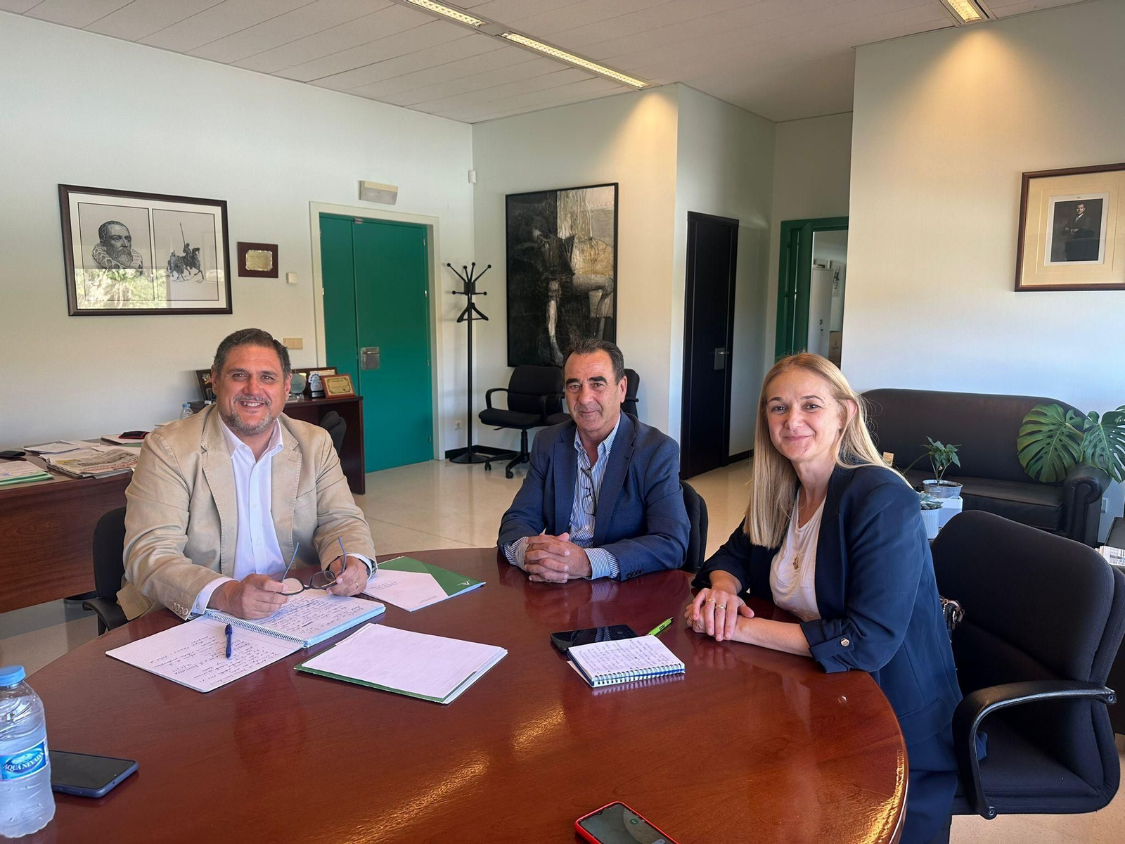 El alcalde se ha reunido con el delegado de Educación.