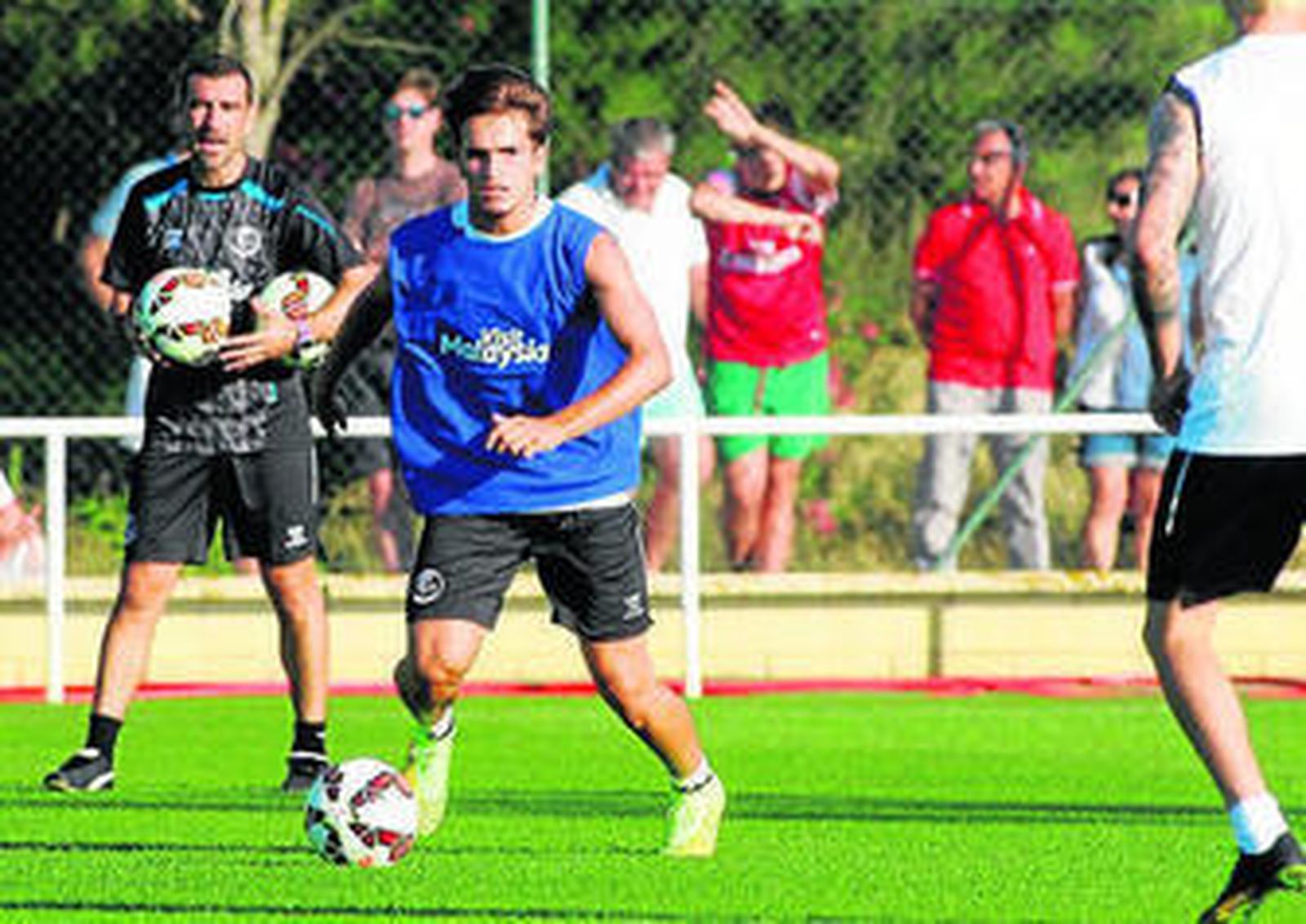 Denis Suárez, durante una sesión de entrenamiento con el equipo.