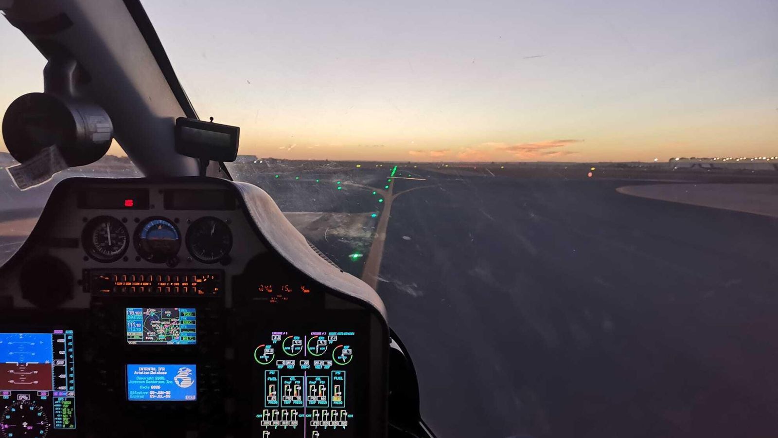 Imagen desde el interior de uno de los aviones desplegados por el Infoca Imagen desde el interior de uno de los aviones desplegados por el Infoca