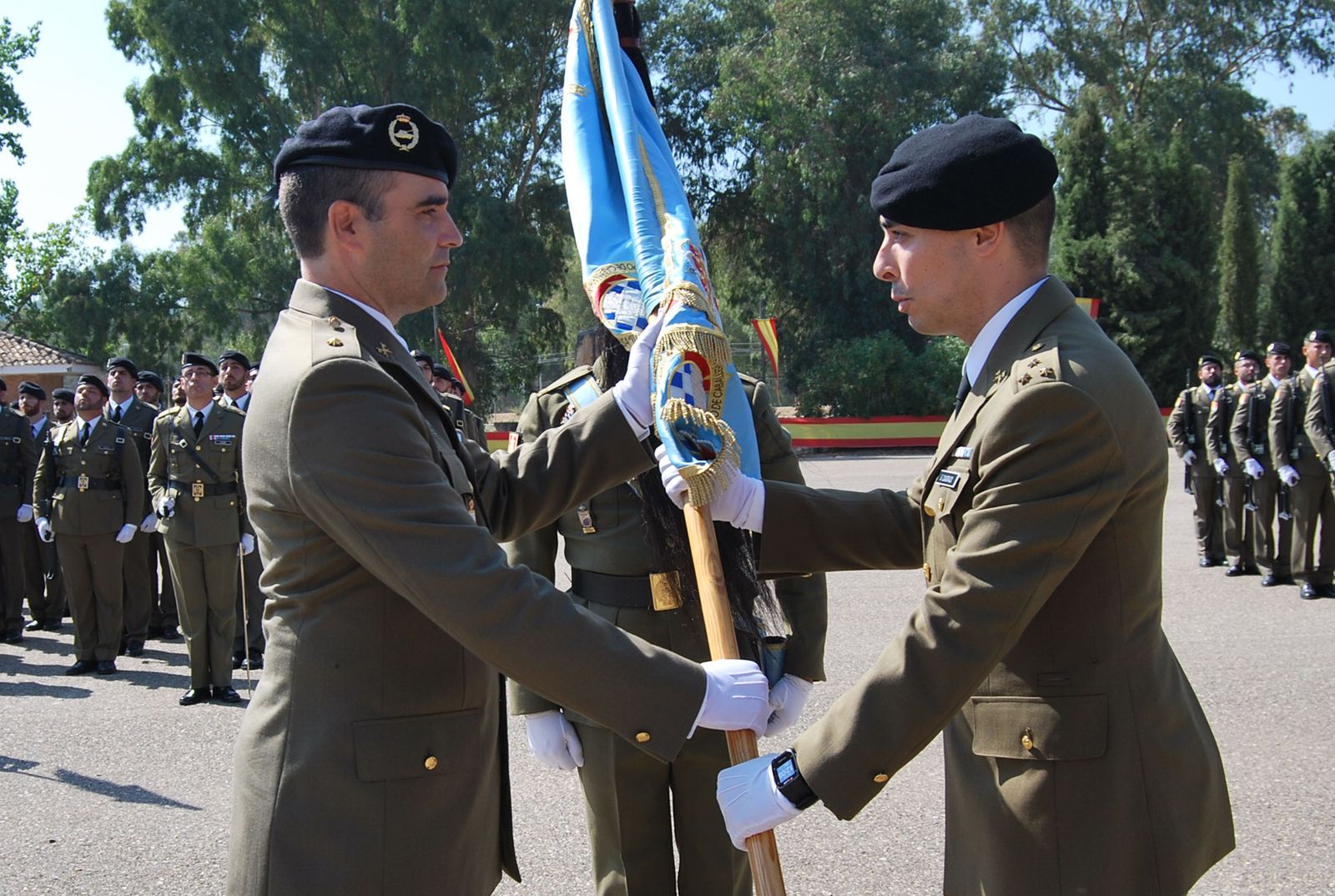 Entrega del estandarte del Grupo de Caballería Acorazado Almansa.