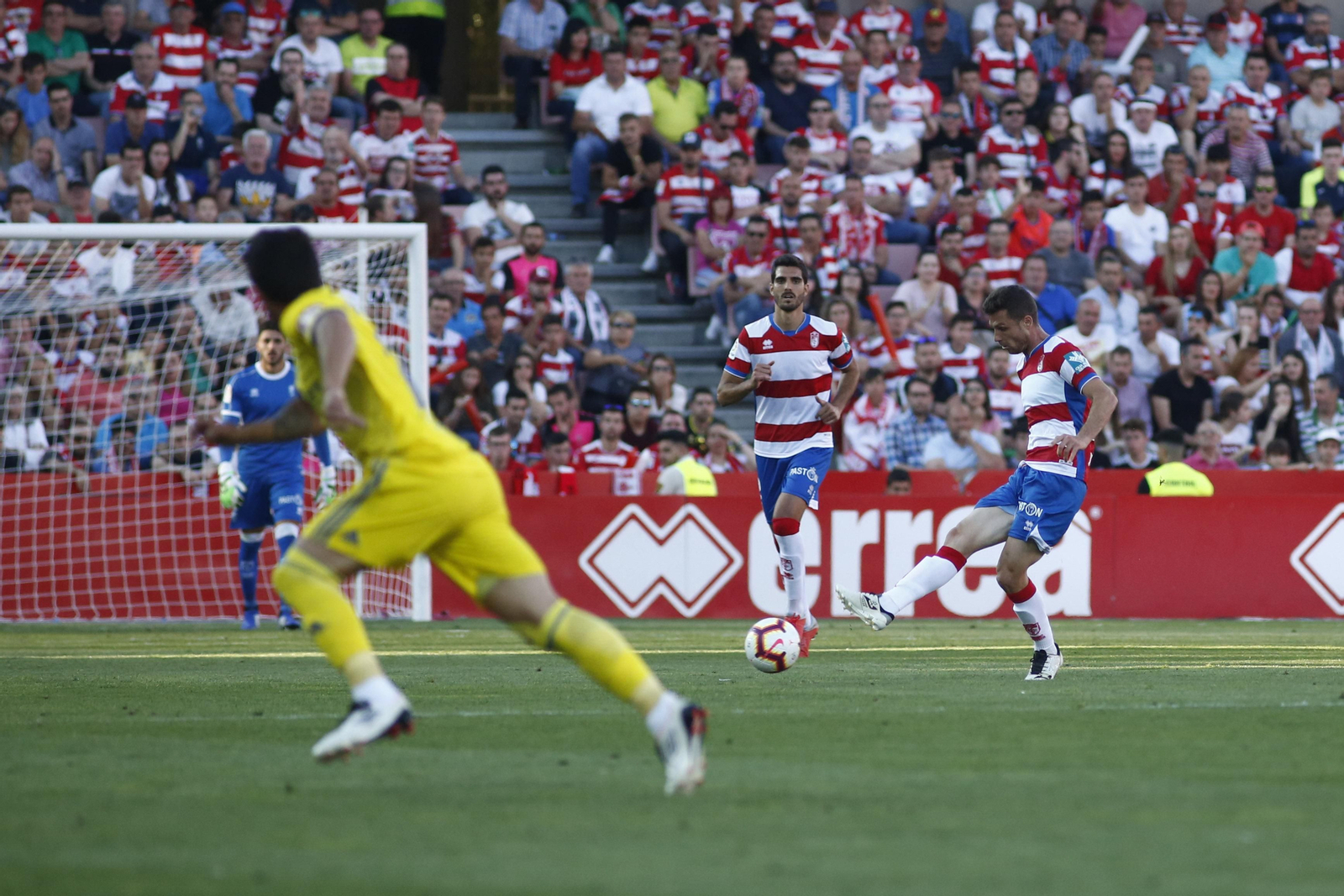 Alberto Martín da un paso, con Bernardo al fondo.