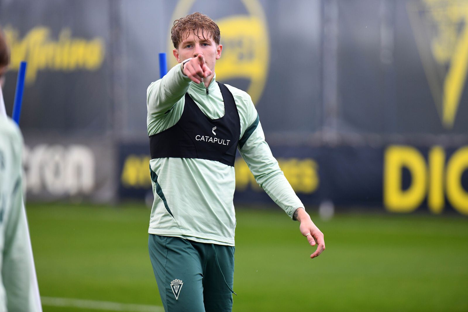 Pelayo Fernández apunta a salir del equipo amarillo.