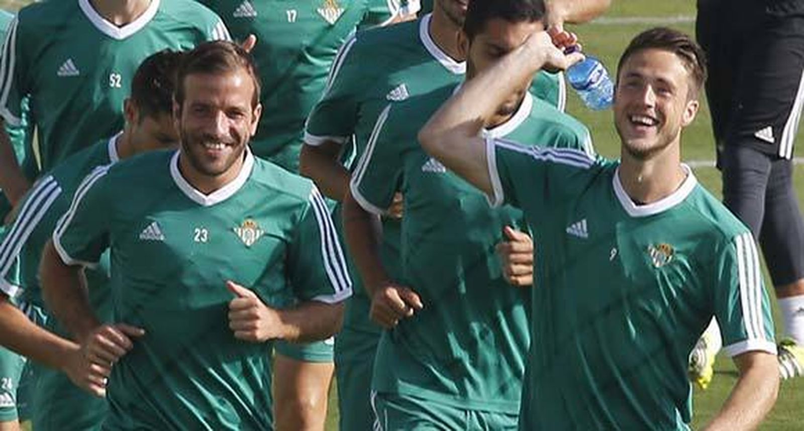 Van der Vaart se une al grupo