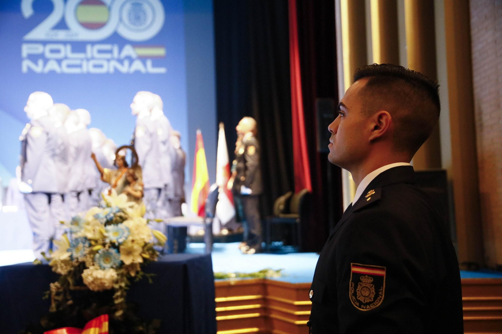 Las imágenes de la celebración del Patrón de la Policía Nacional en Almería, los Santos Ángeles Custodios