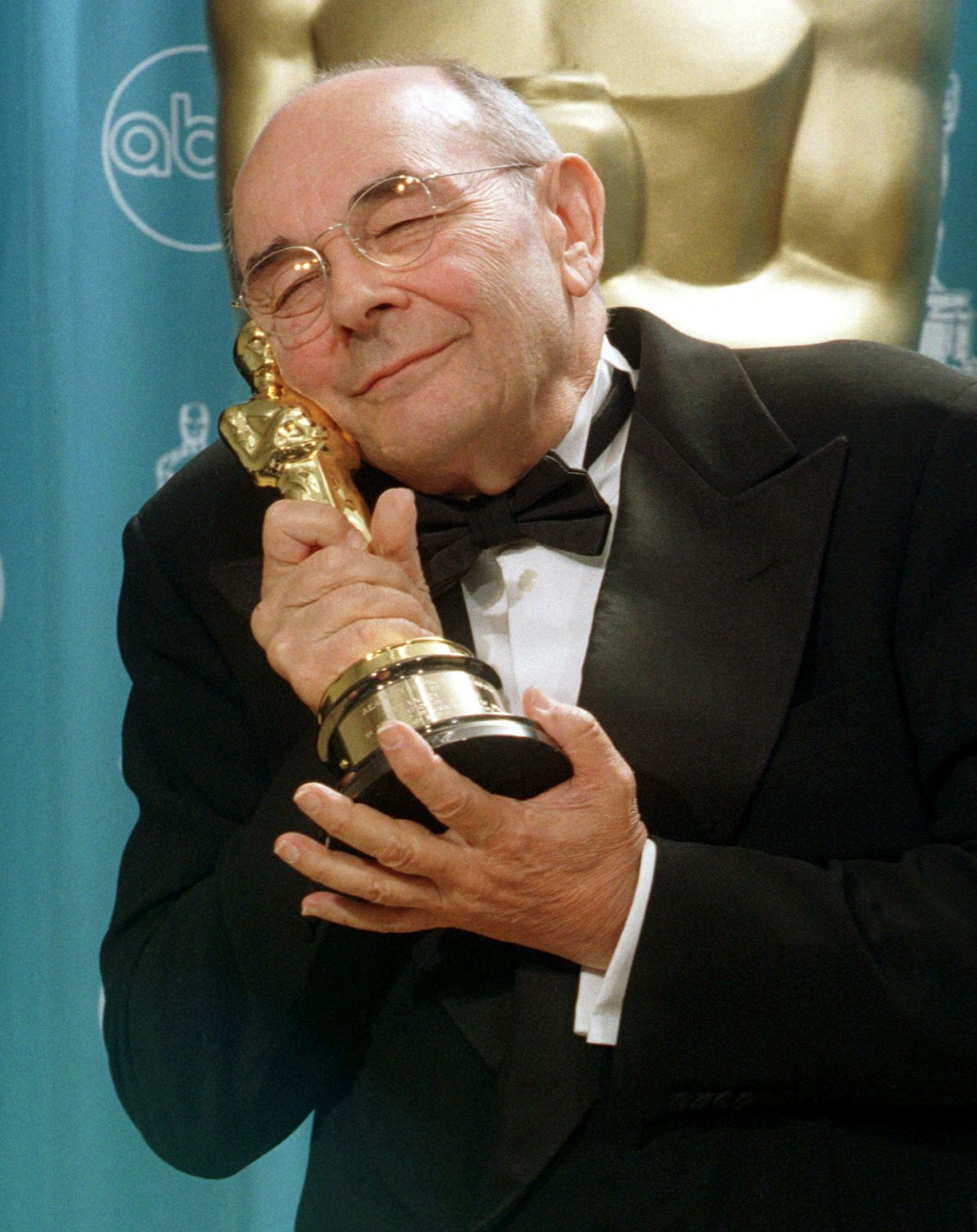 Stanley Donen con su Oscar honorífico.