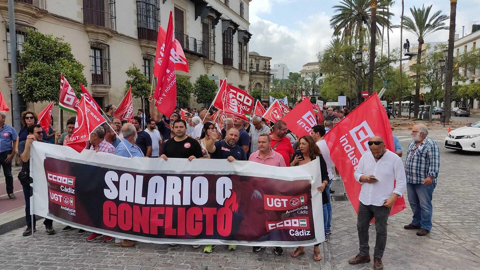 Cabecera de la manifiestación en  el primer día de la huelga de la Vid por la falta de avances en la negociación del convenio.