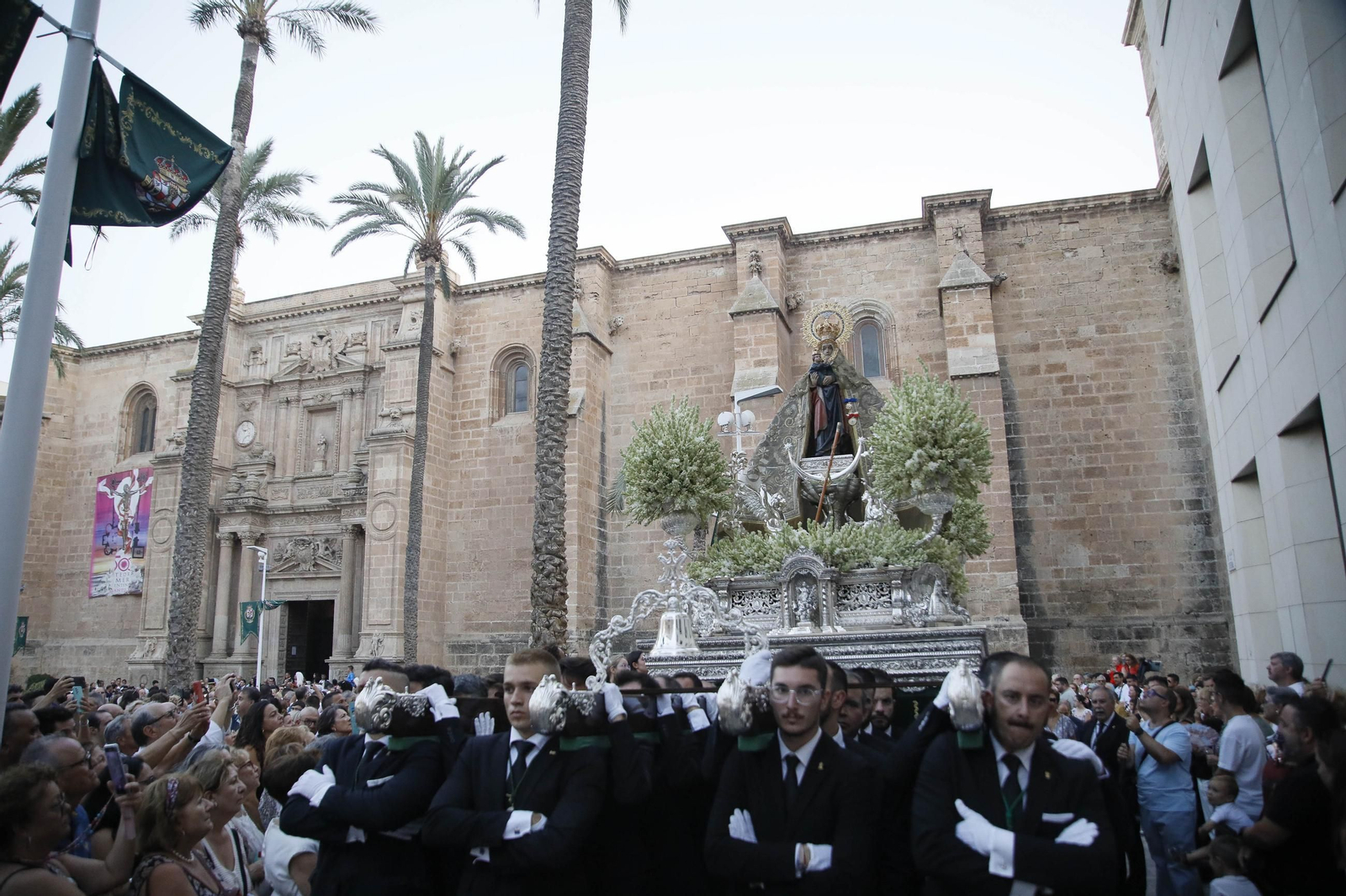 Las mejores imágenes de la procesión Stma. Virgen del Mar, acompañada por San Indalecio
