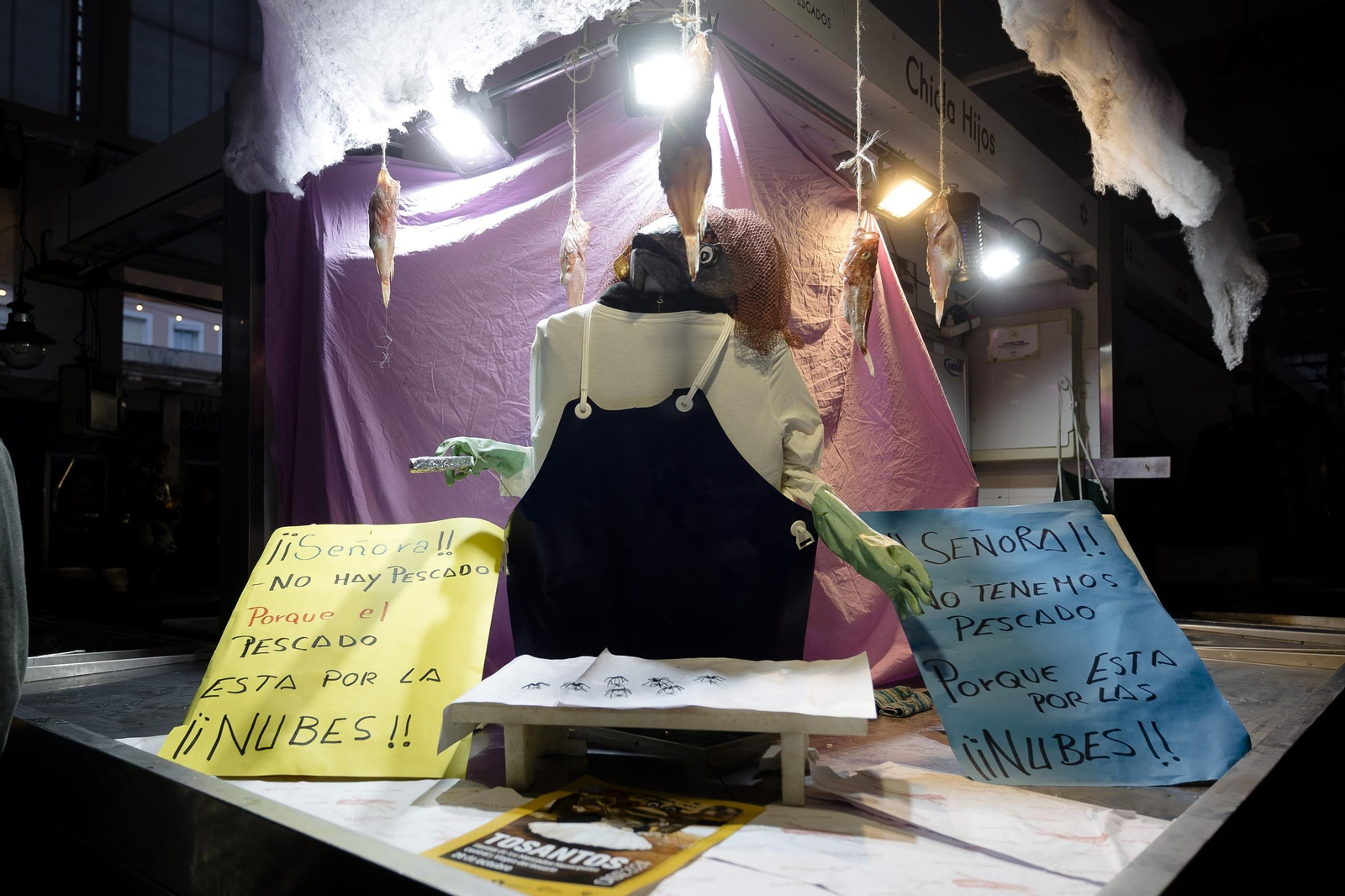 Imágenes de la celebración de los Tosantos en los mercados de Cádiz Imágenes de la celebración de los Tosantos en los mercados de Cádiz