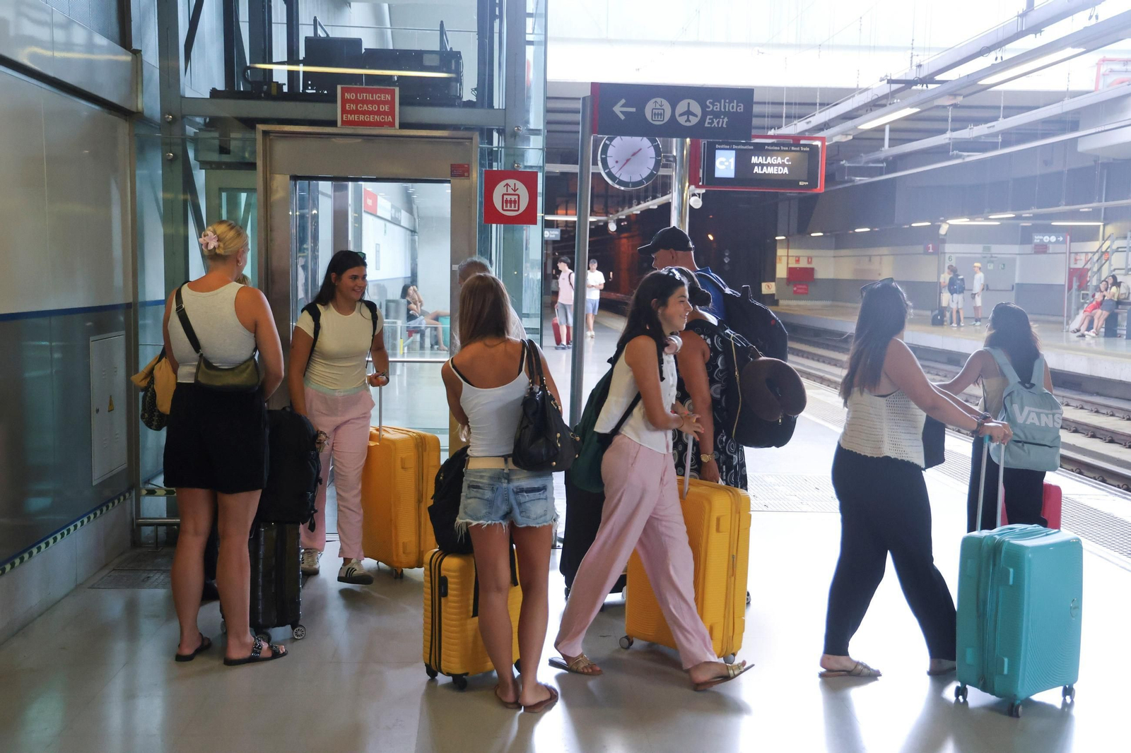 Ascensor roto Cercanías aeropuerto