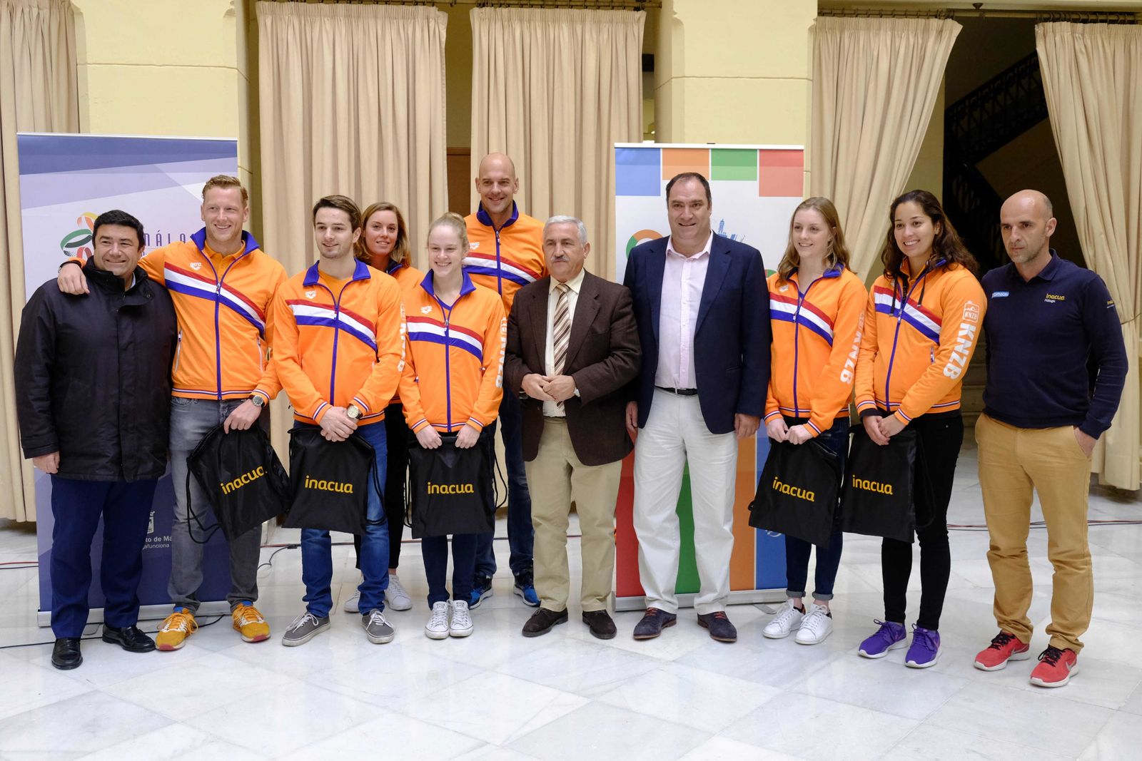 Campeones olímpicos y mundiales holandeses de natación trabajan en Málaga