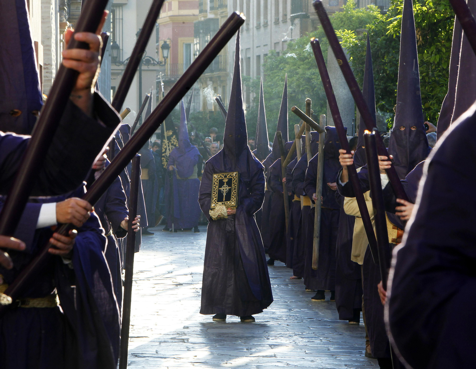 HERMANDAD DE LA CORONA