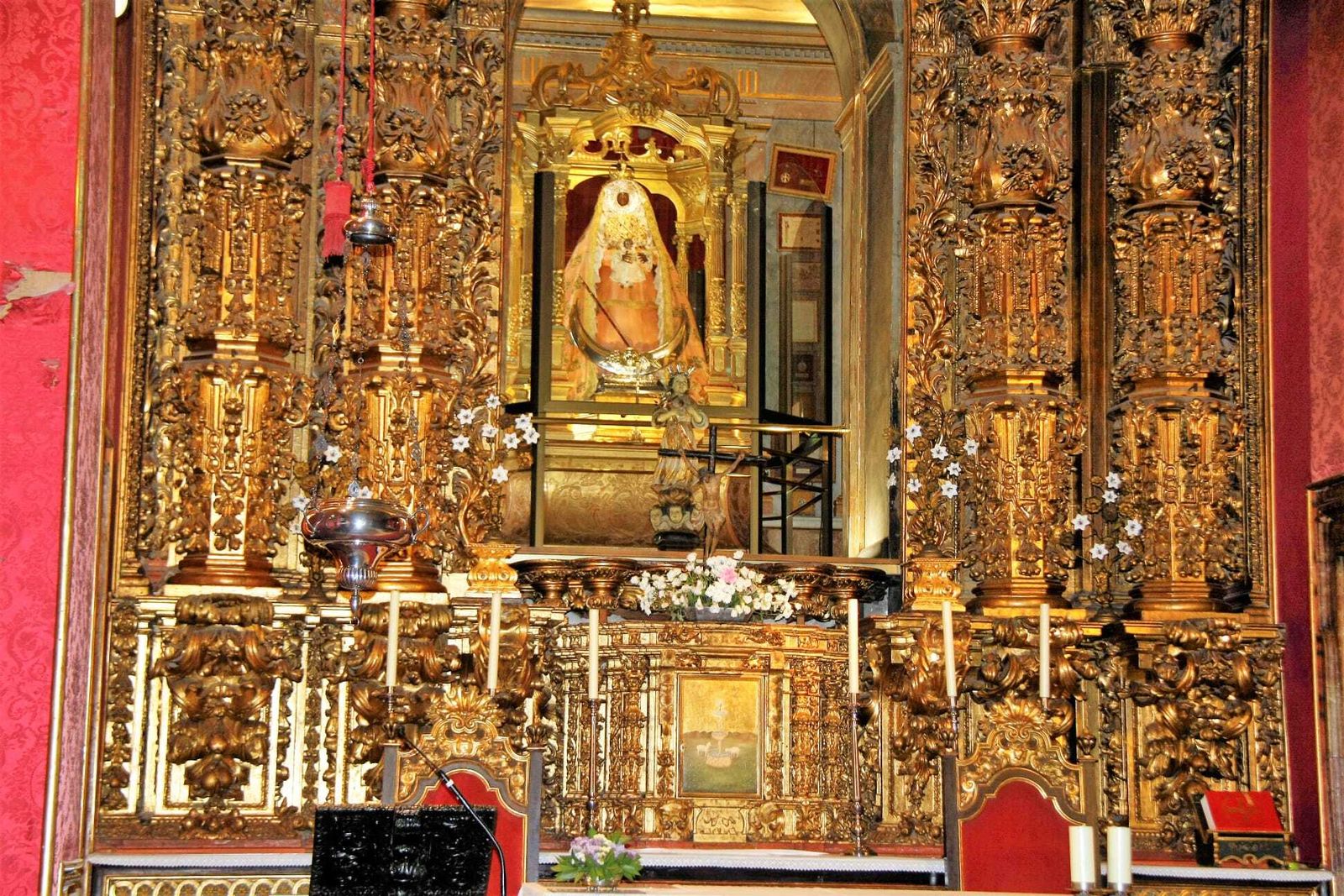 Una imagen de estos días de la Virgen de Los Milagros en su templo.