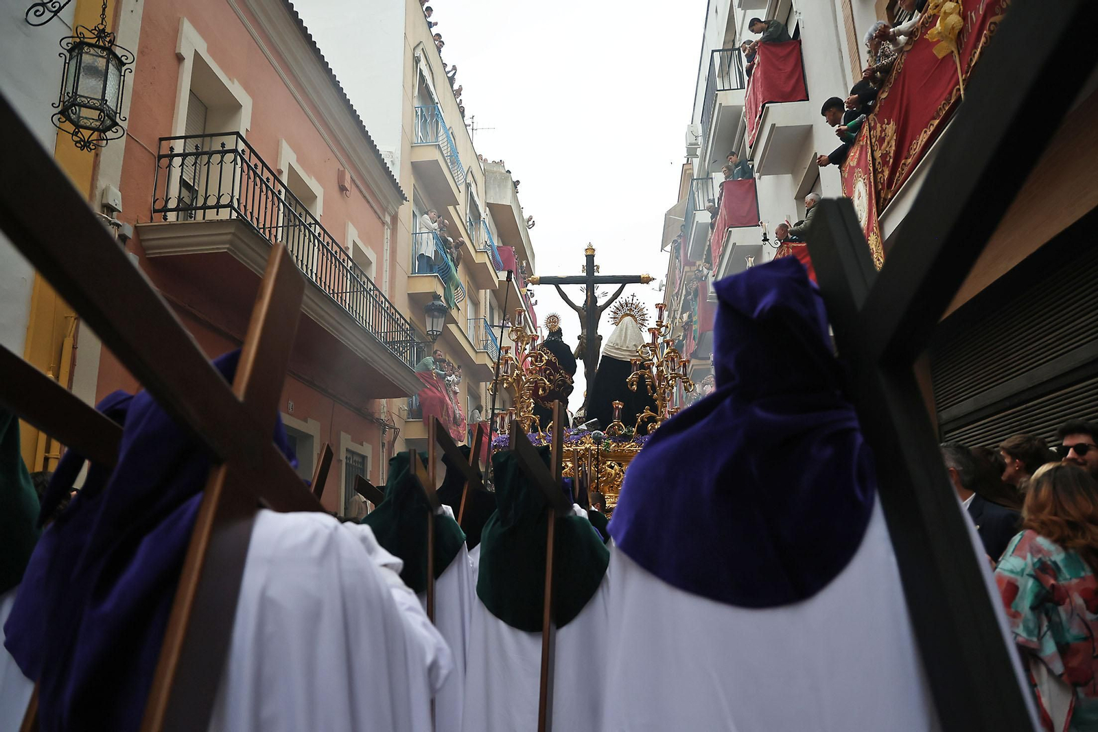 Miércoles Santo: La Hermandad de La Esperanza por las calles de Huelva