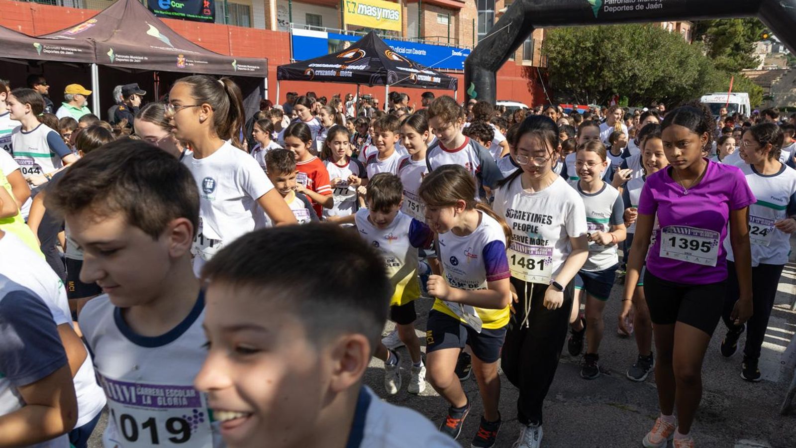 La carrera escolar de “La Gloria” que aúna inclusión y solidaridad, en imágenes