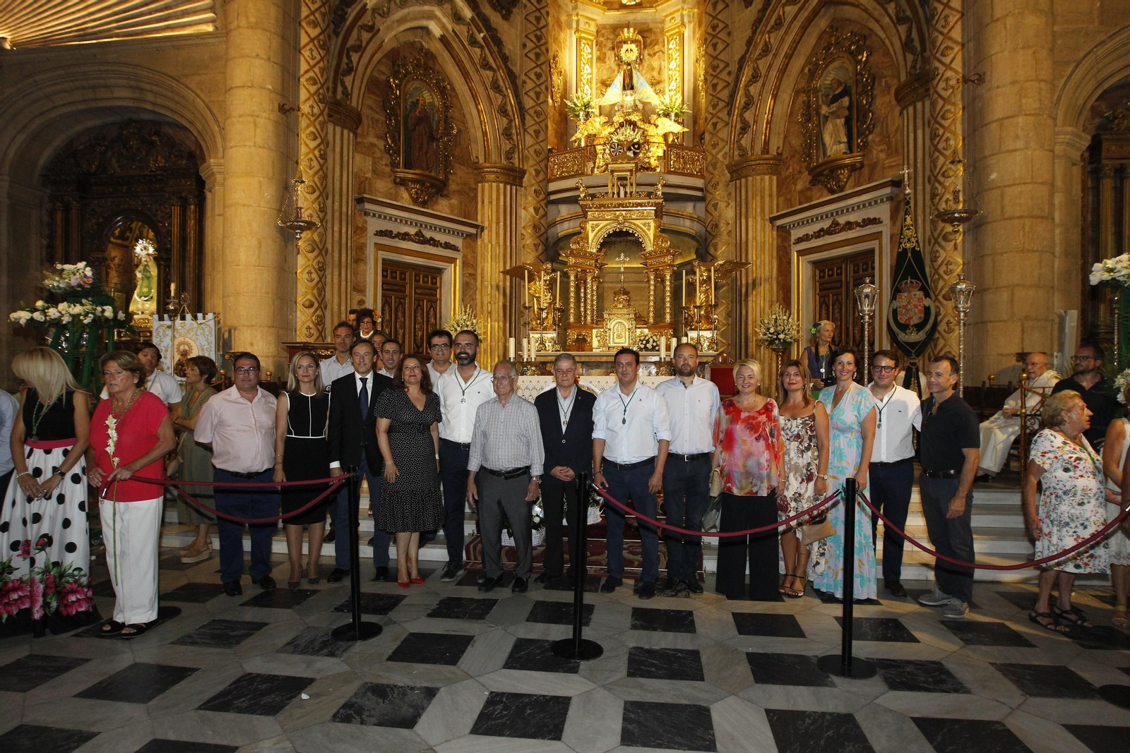 Fotogalería ofrenda floral a la Virgen del Mar. Feria de Almería 2019