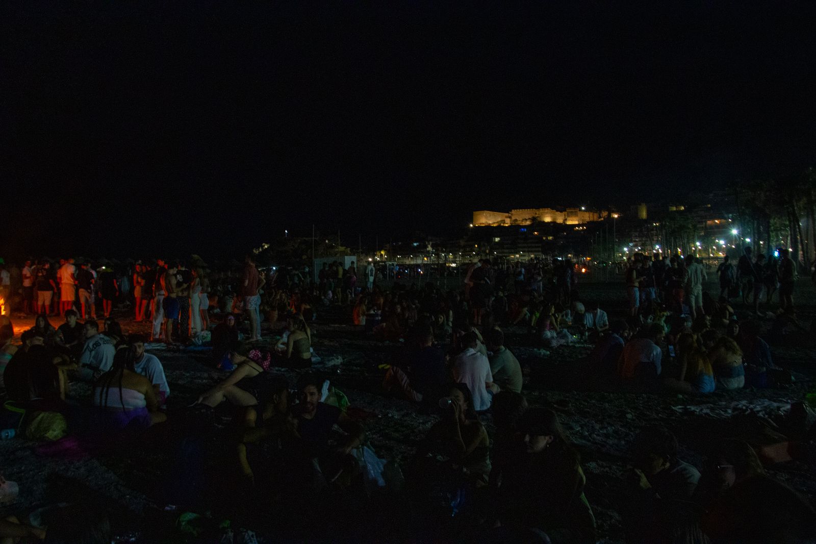 La Costa Tropical saborea la magia de la noche de San Juan, en imágenes