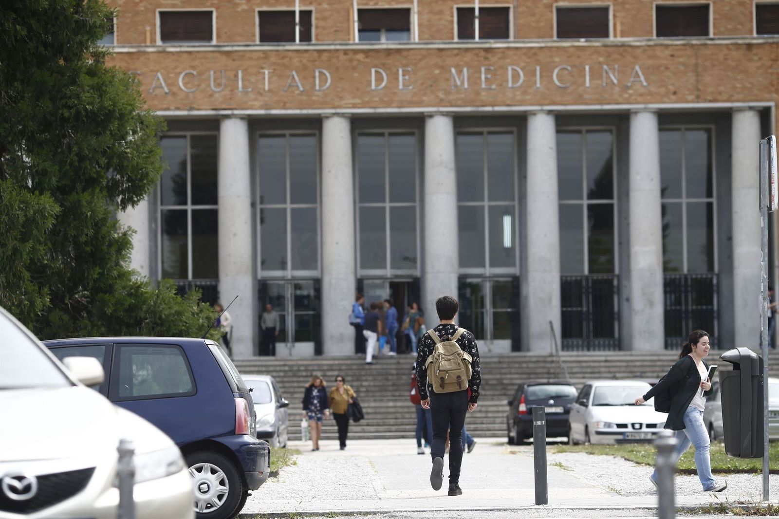 El Gobierno becará con 900 euros al mes la moviliddad de universitarios dentro de España.