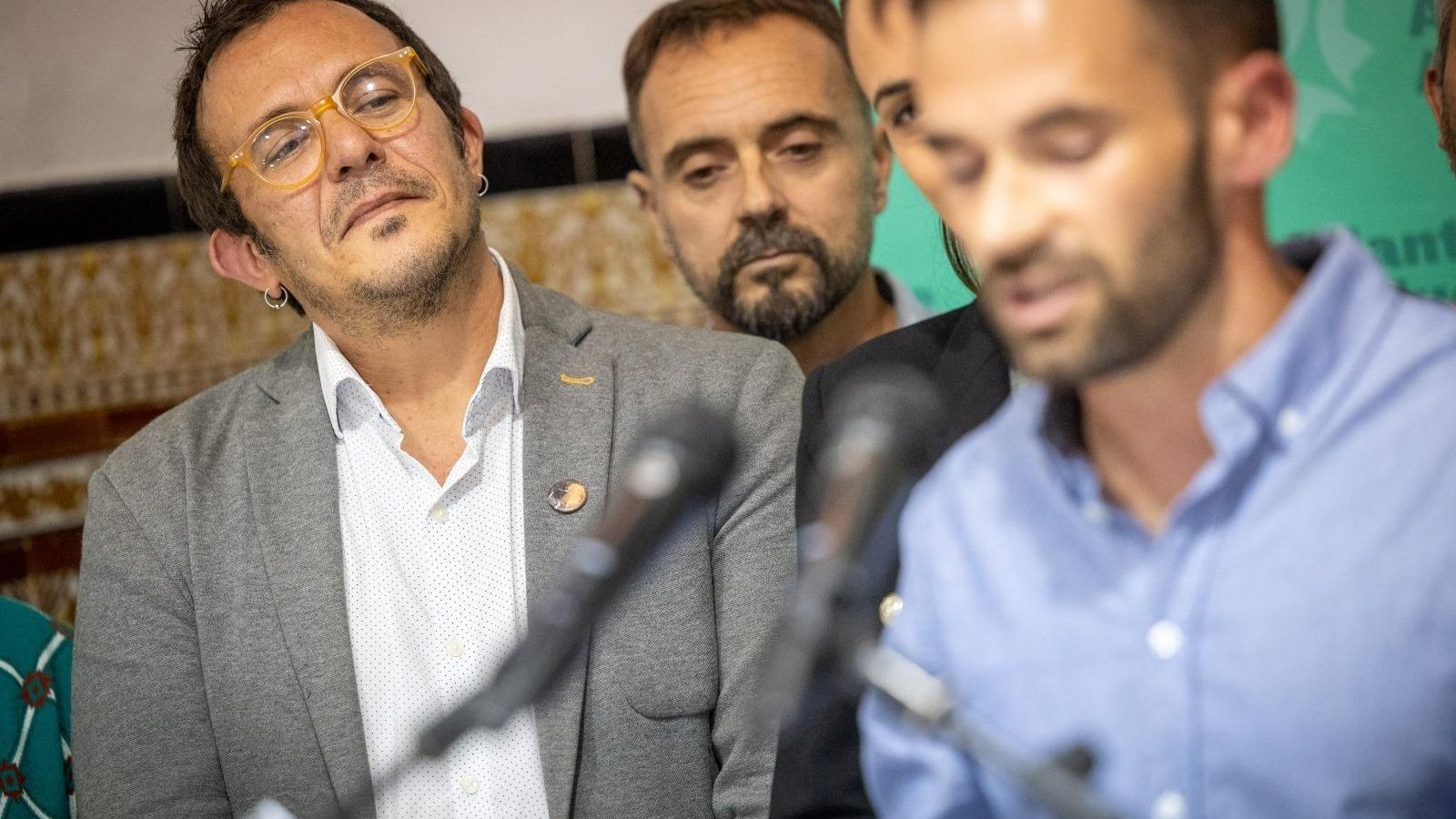 El alcalde de Cádiz mira con orgullo a su relevo como candidato de Adelante Cádiz.