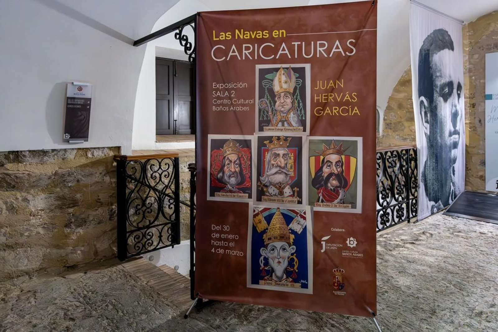 En imágenes: Juan Hervás retrata con caricaturas a destacados personajes de la Batalla de las Navas de Tolosa en esta exposición