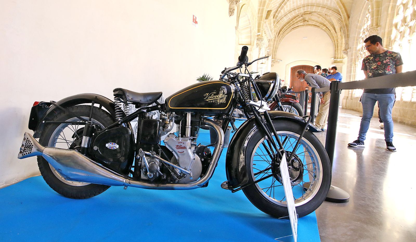 Imágenes de la ' Exposición de Motos Clásicas' en los Claustros