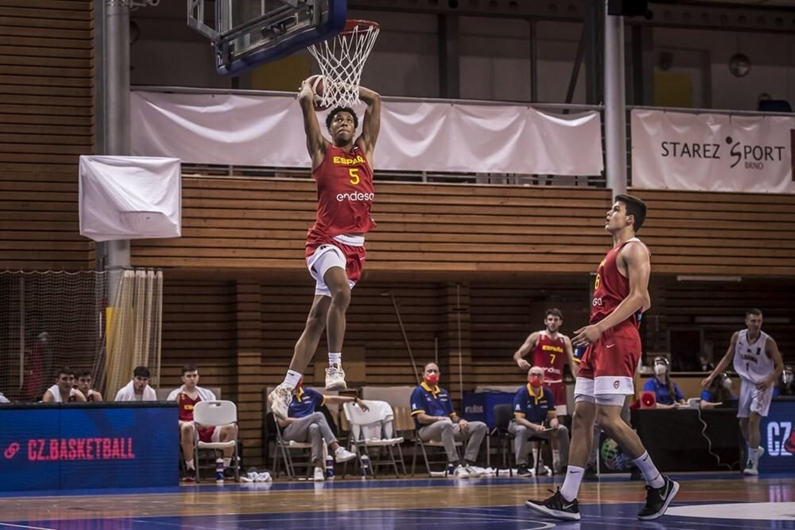 Fotos: los cinco 'malagueños' con España sub 20 en Brno