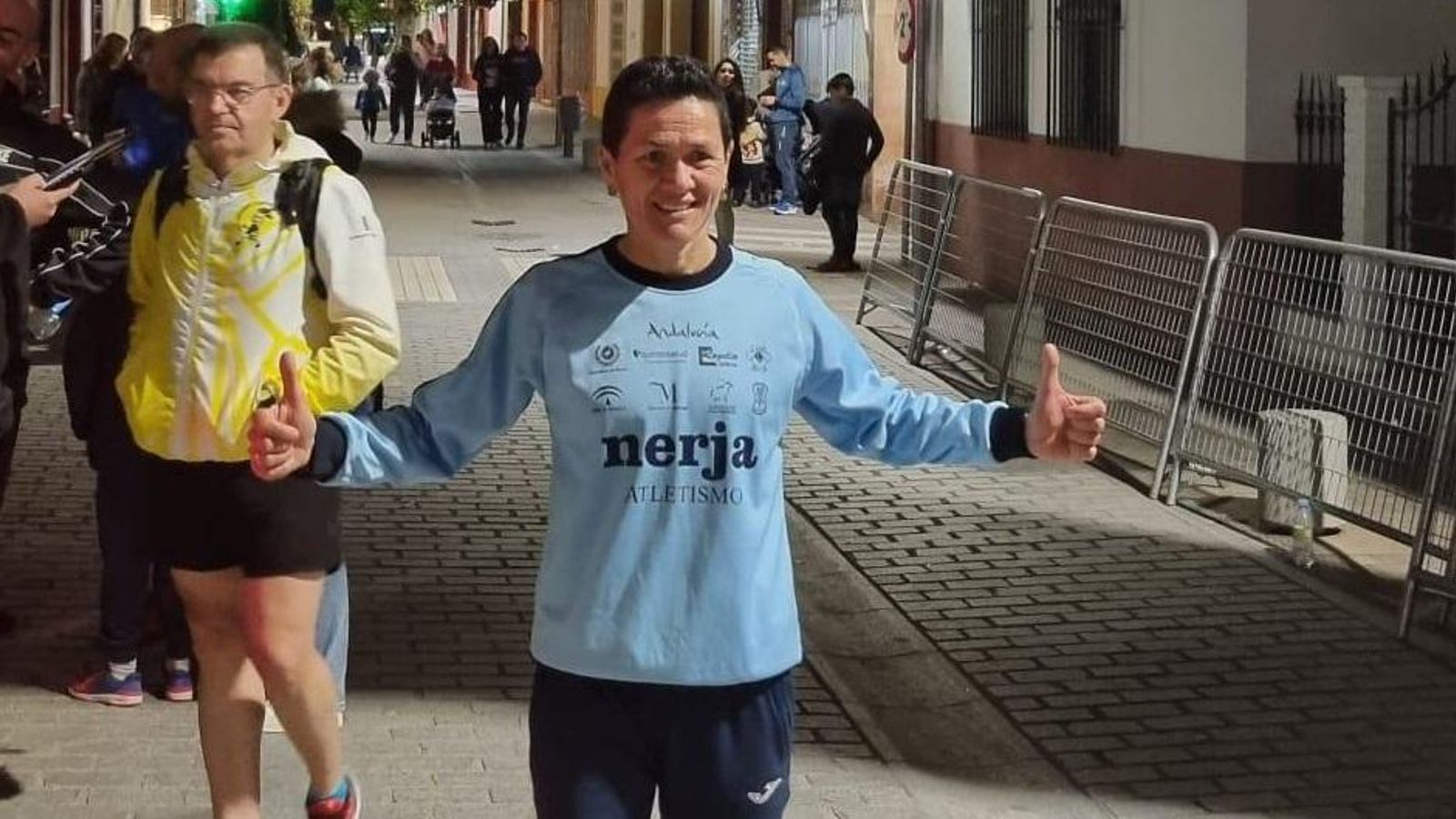 Lola Chiclana celebra su victoria en Villafranca.