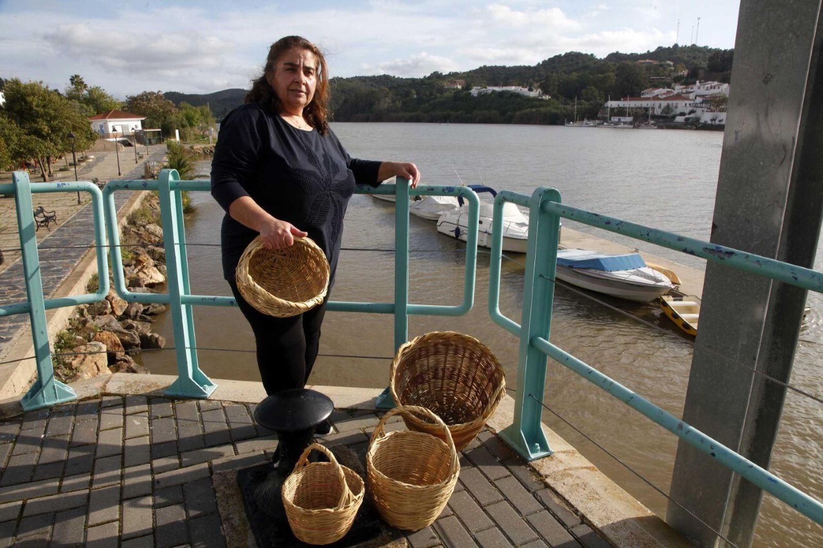 Cestos de caña: el arte de entretejer la vegetación del Guadiana