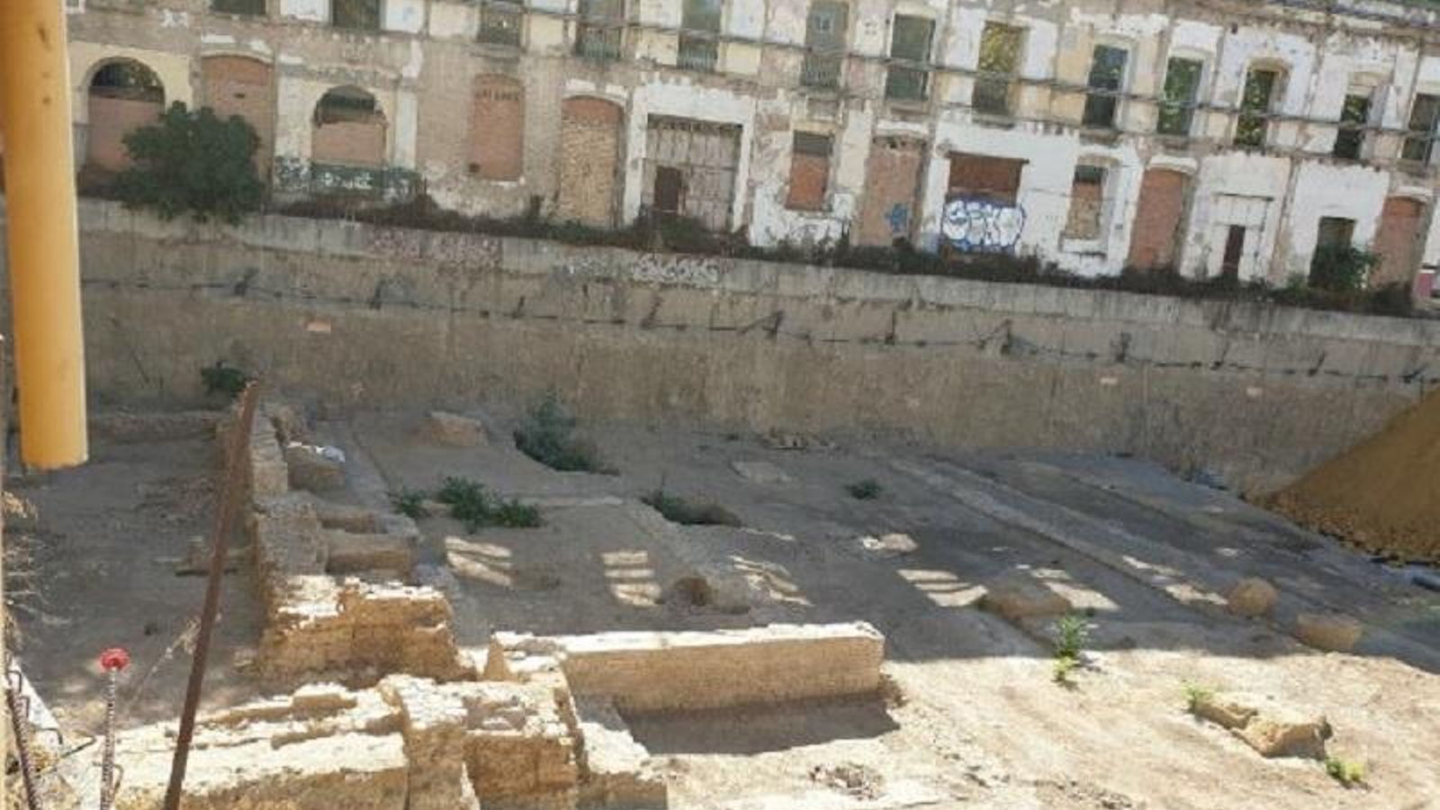 Restos hallados en el solar de la Florida.