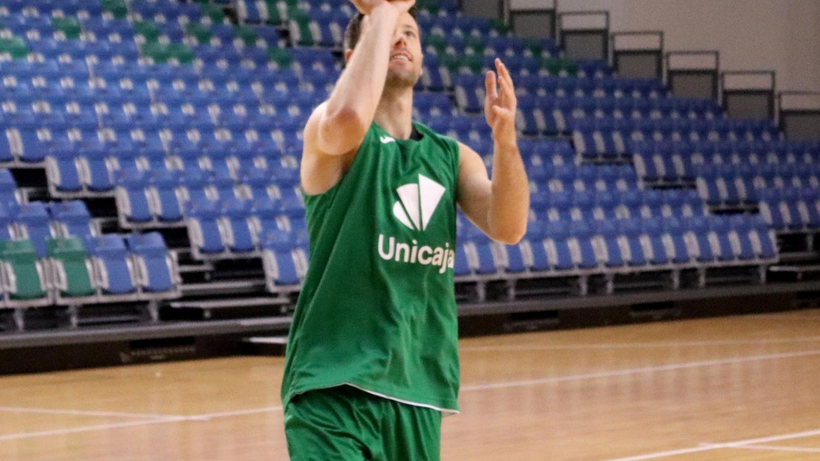 El Unicaja toma contacto con la pista en Singapur