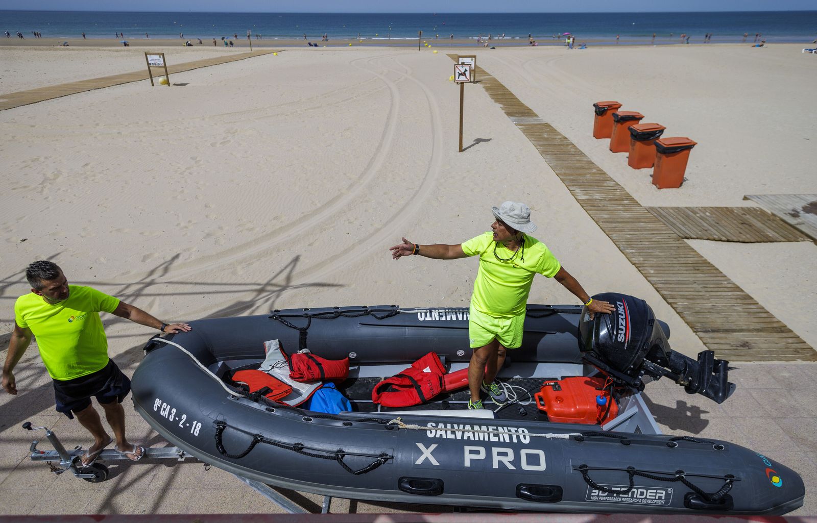 Las precarias condiciones del trabajo de los socorristas en Cádiz