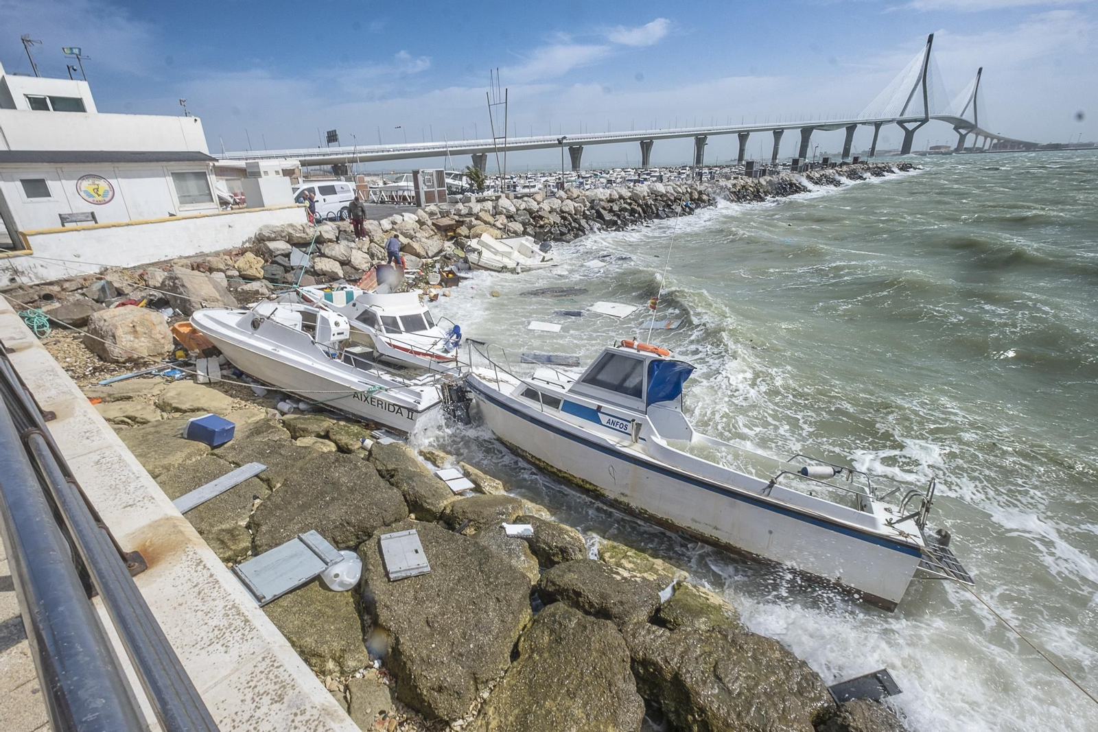 Efectos del temporal de levante en Cádiz
